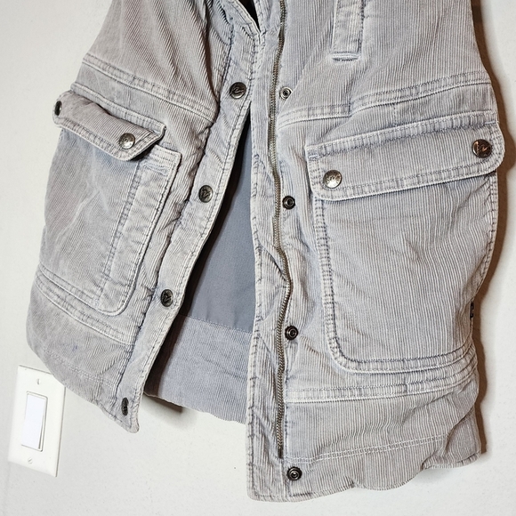Citizens of Humanity grey corduroy puffer vest.  Women's size 4. - Picture 6 of 16